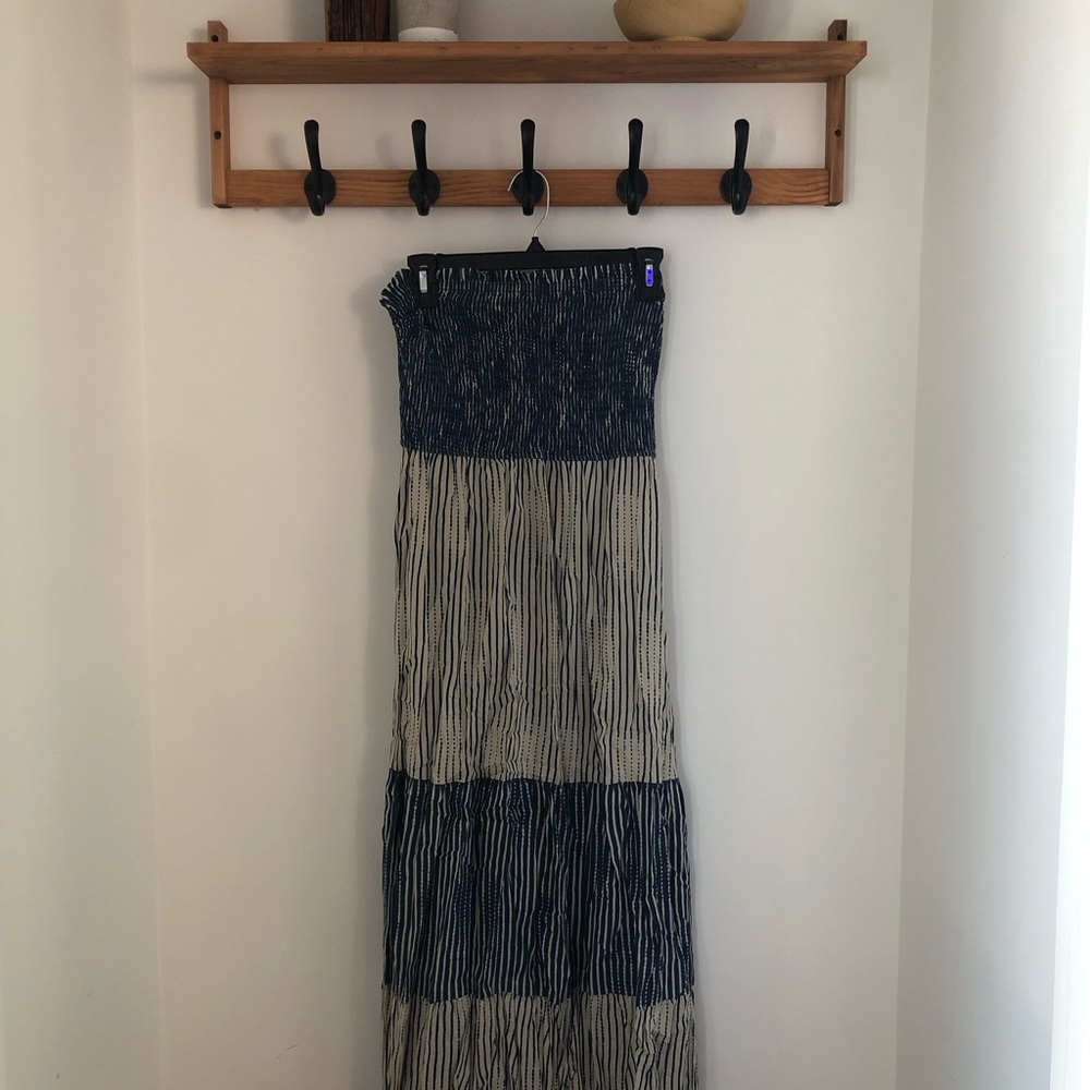 Jessica Simpson Navy and Cream Strapless Maxi Dress